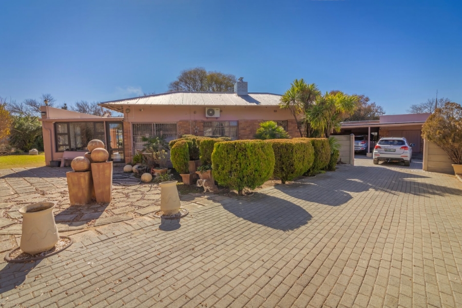 3 Bedroom Property for Sale in Kroonheuwel Free State